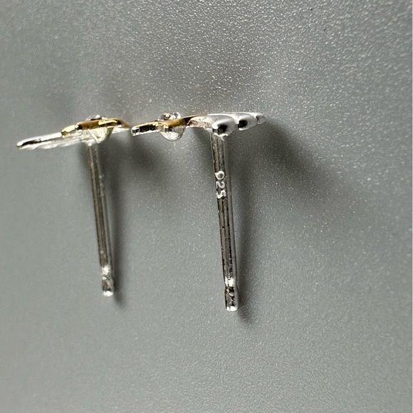Sterling Silver Two Tone Shooting Star Studs - Picture 4 of 12